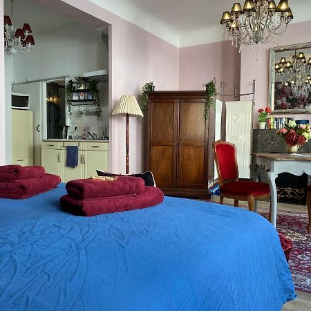 Appartement The Pink Studio - Exceptional Location In City Center - Unique & Elegant à Namur Extérieur photo